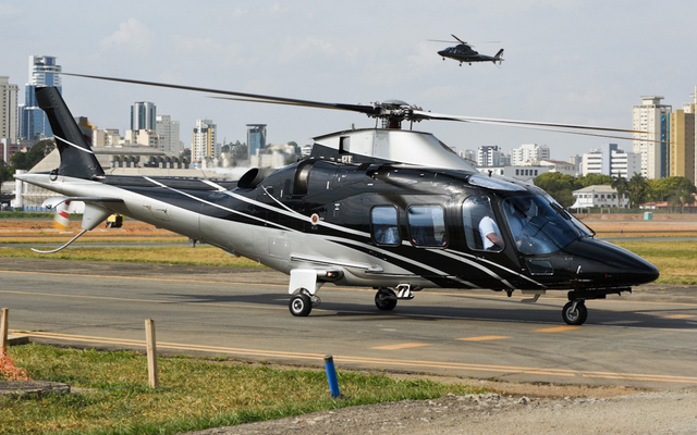 Por que o trem de pouso do A109 se danifica na movimentação de solo?